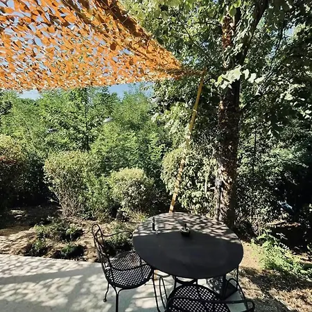 Nyaraló Modern Container In *